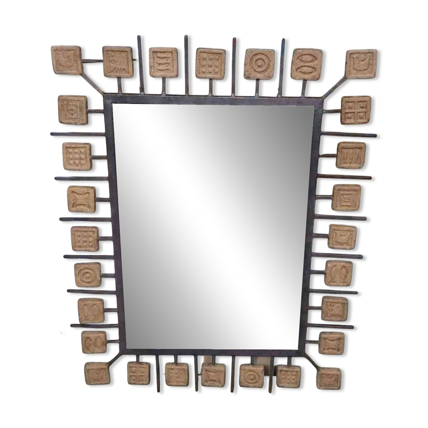 Specchio rettangolare brutalista in ferro battuto e formelle in terracotta