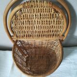 Wall basket with flap