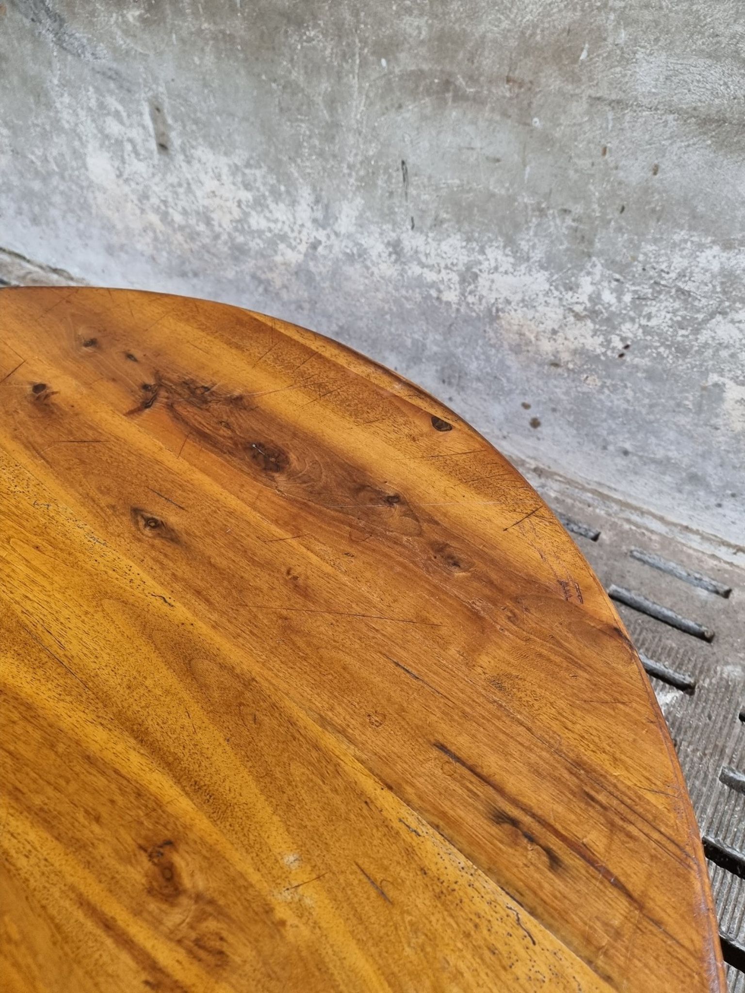 Old round table walnut dining table 140 cm