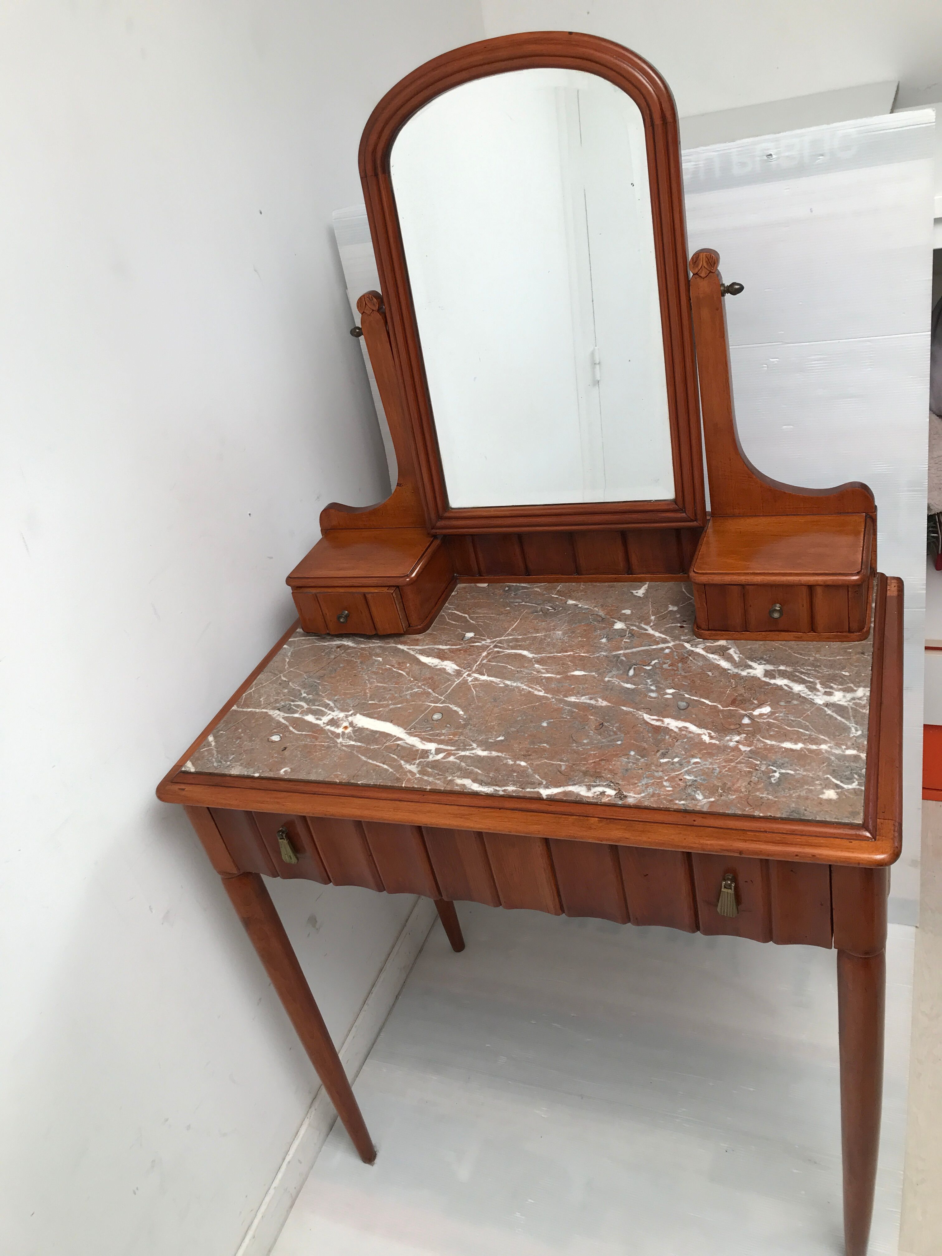 Art deco hairdresser 20s