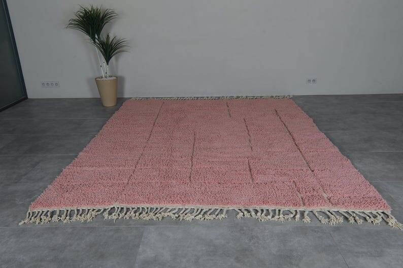 Custom traditional Beni Ouarain rug in handmade pink, 2/3 m.