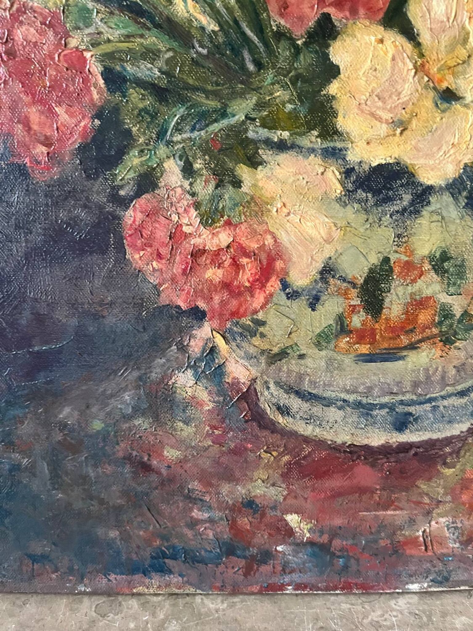 Bouquet d’œillets en vase bleu et blanc, signée