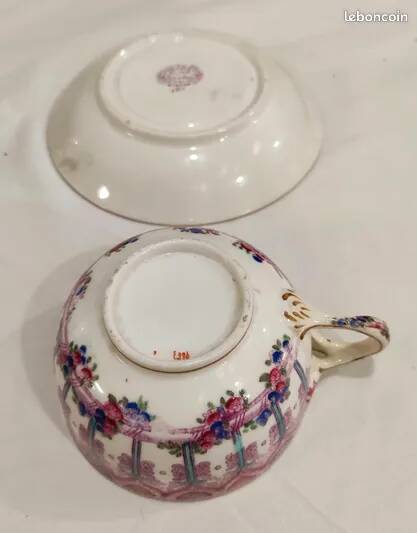 Victorian era Minton English cup