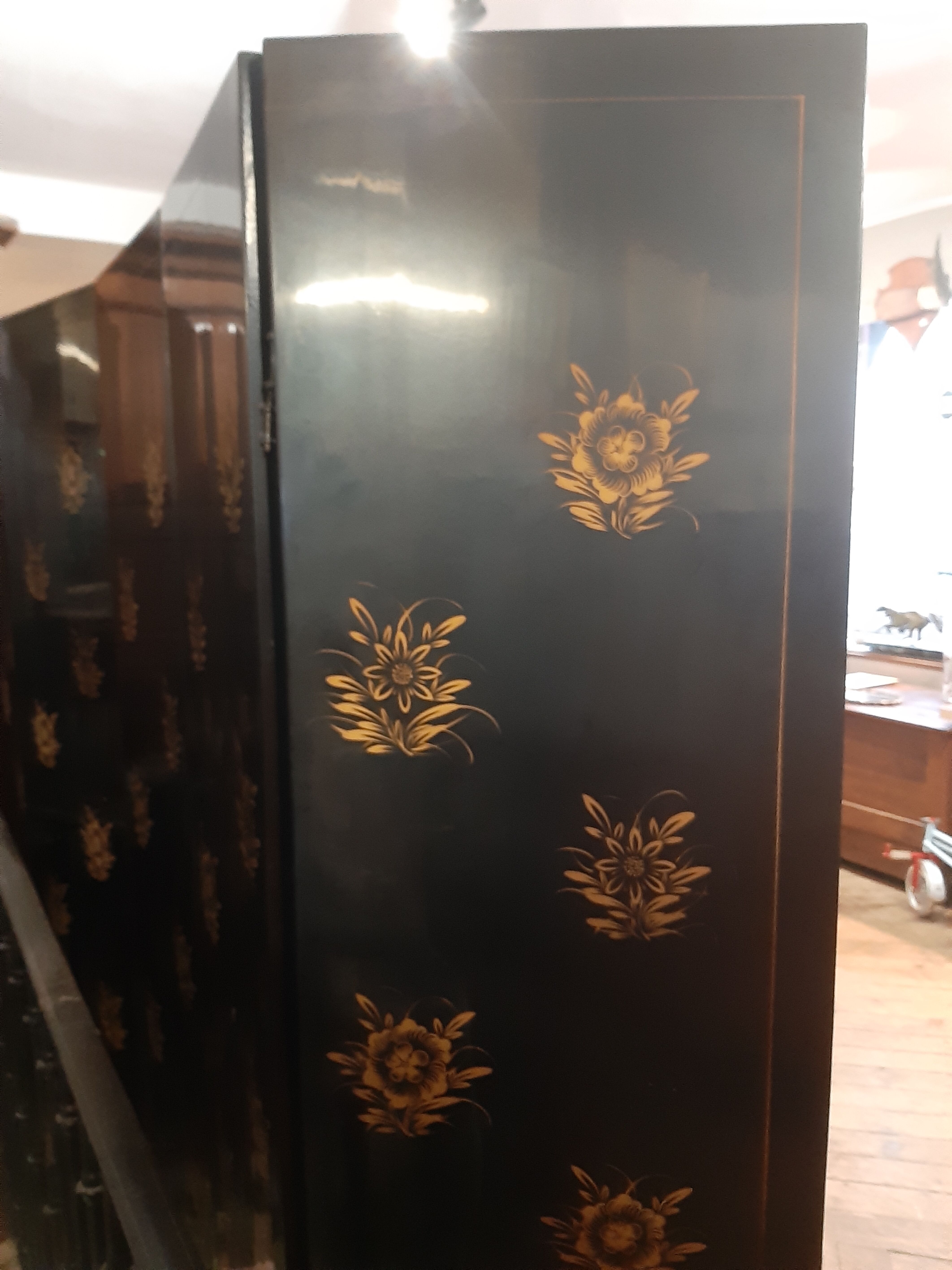 Chinese screen laqué wood and stone marquetry