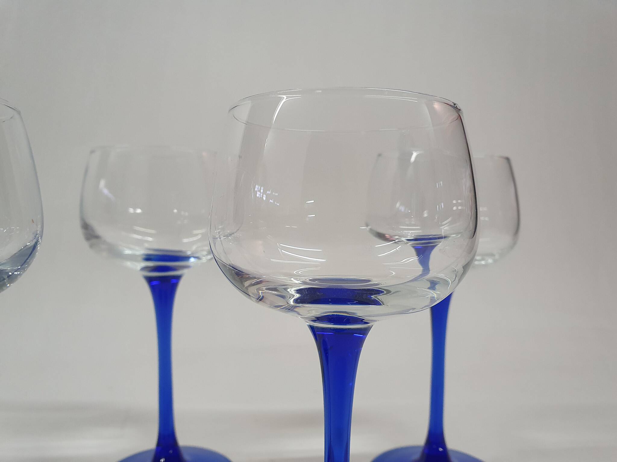 Set of 5 vintage blue wine glasses by Luminarc, France 1960's