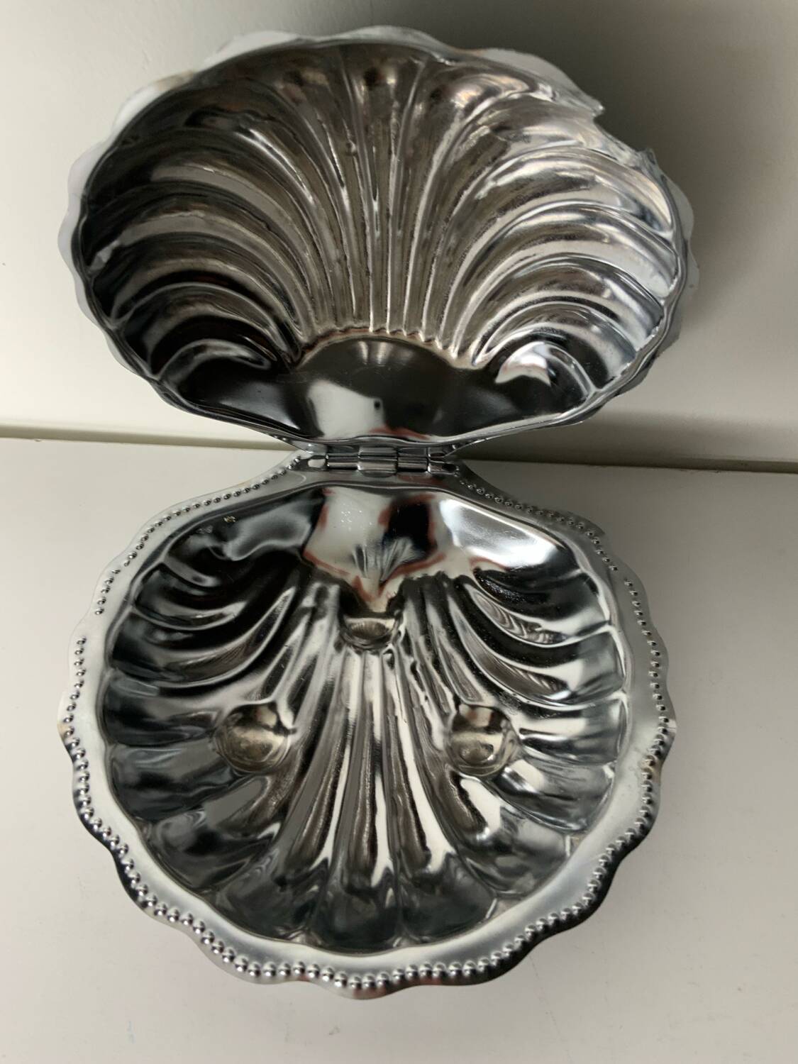 Shellfish butter dish