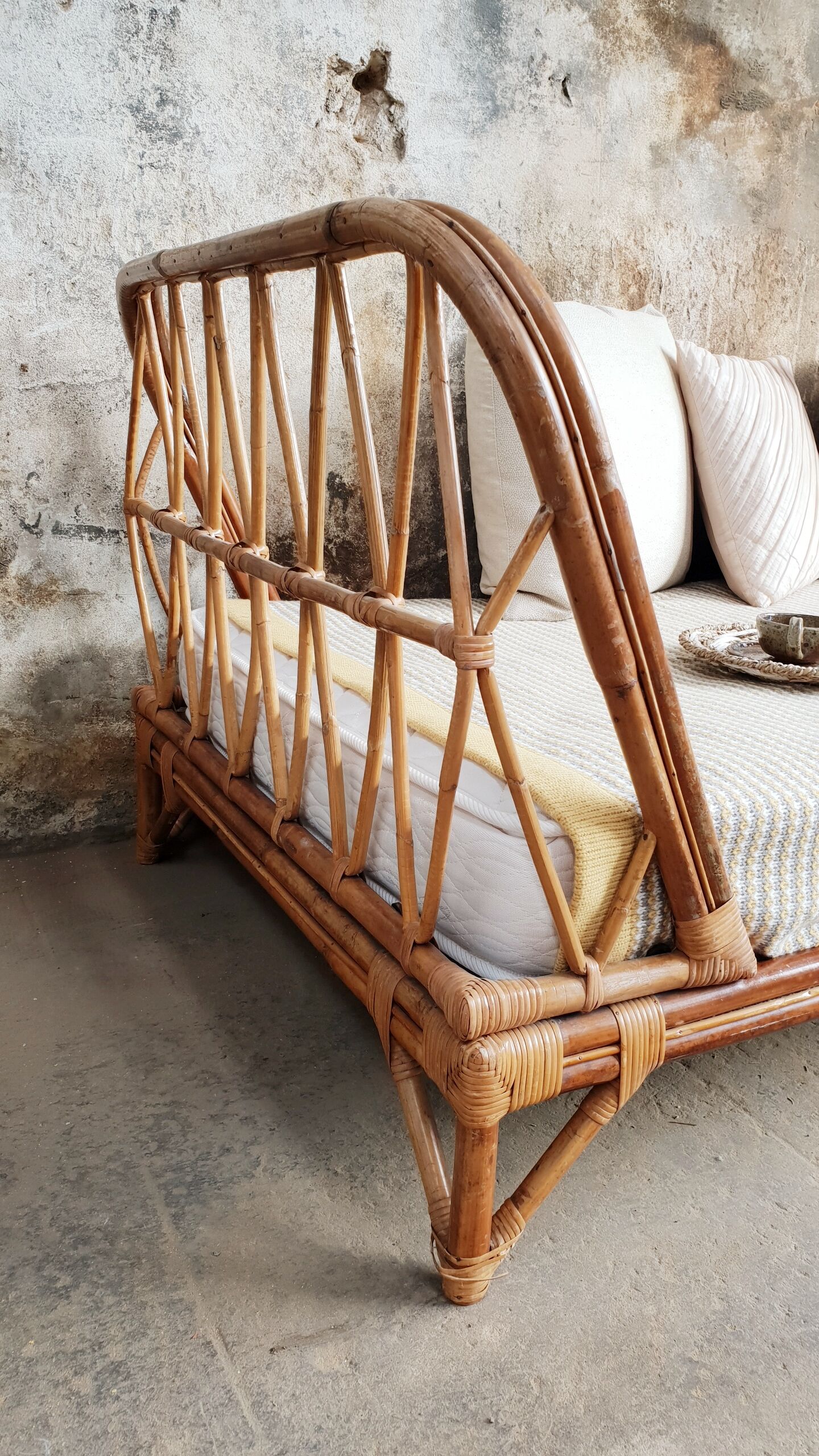 Rattan bed bench