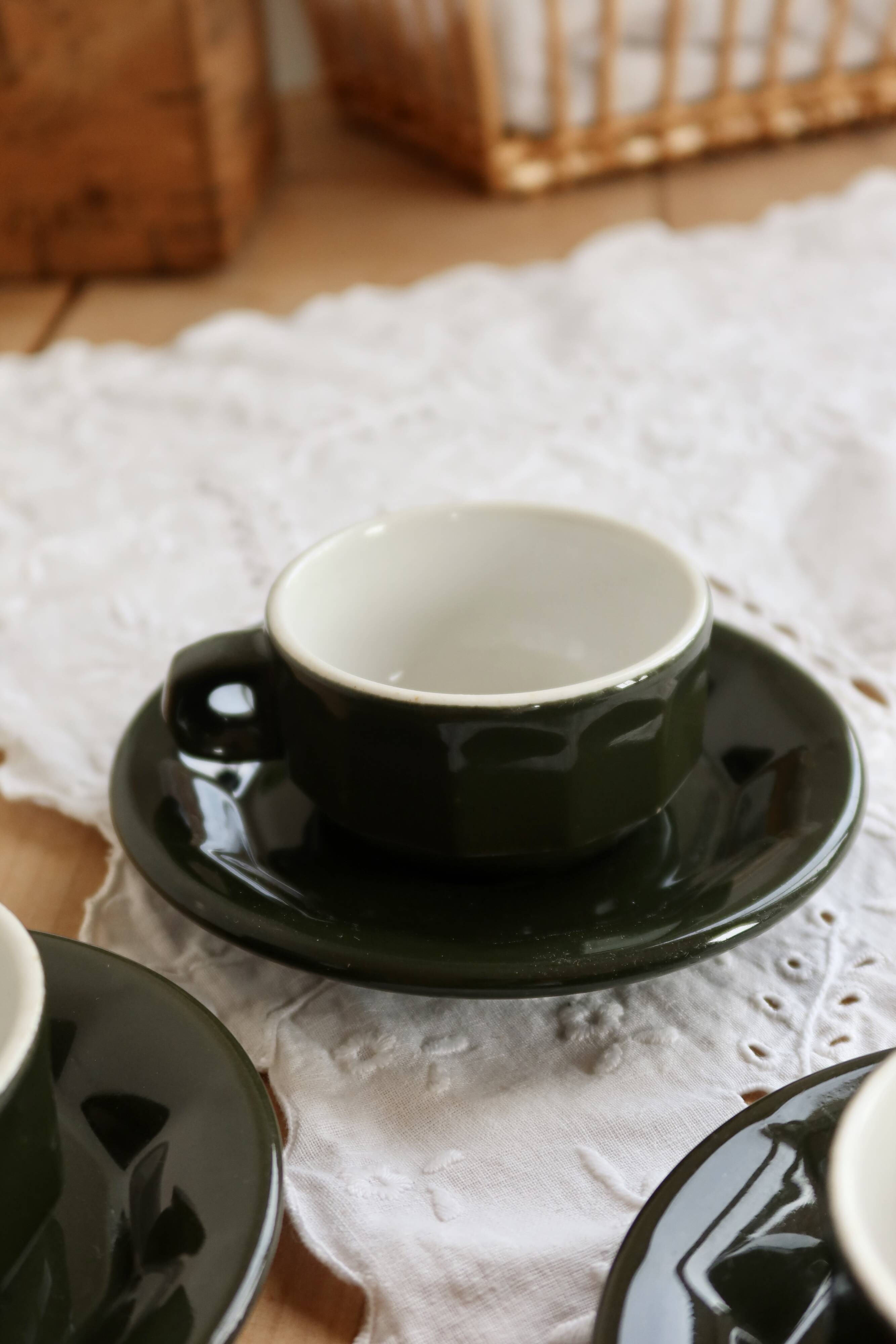 4 tasses à café bistrot vintage avec soucoupes