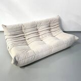 Canapé 3 places en velours côtelé blanc cassé attribué à Michel Ducaroy pour Ligne Roset, années 1970.