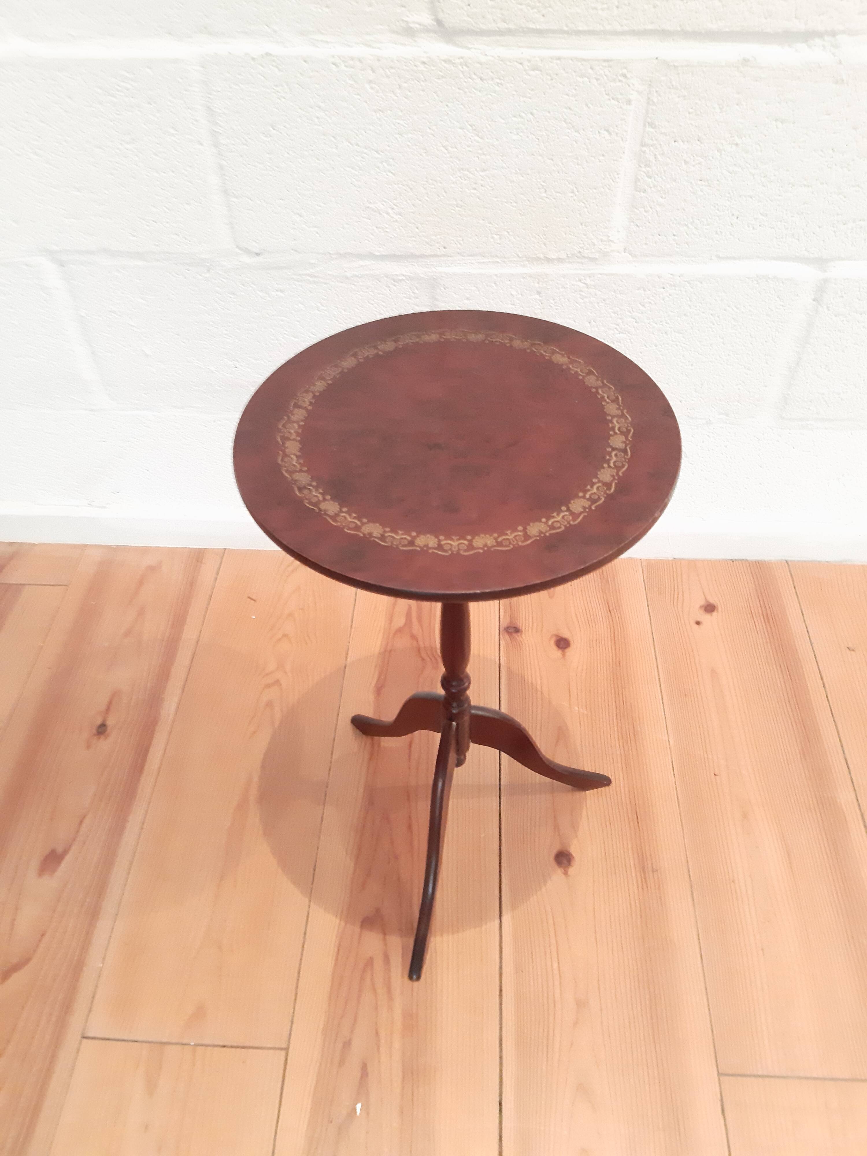 Wooden tripod healing