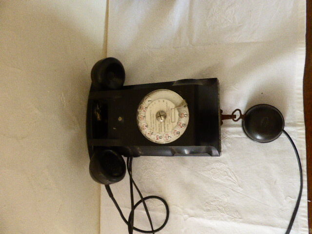 Wall telephone in black bakelite, ptt, vintage 1962