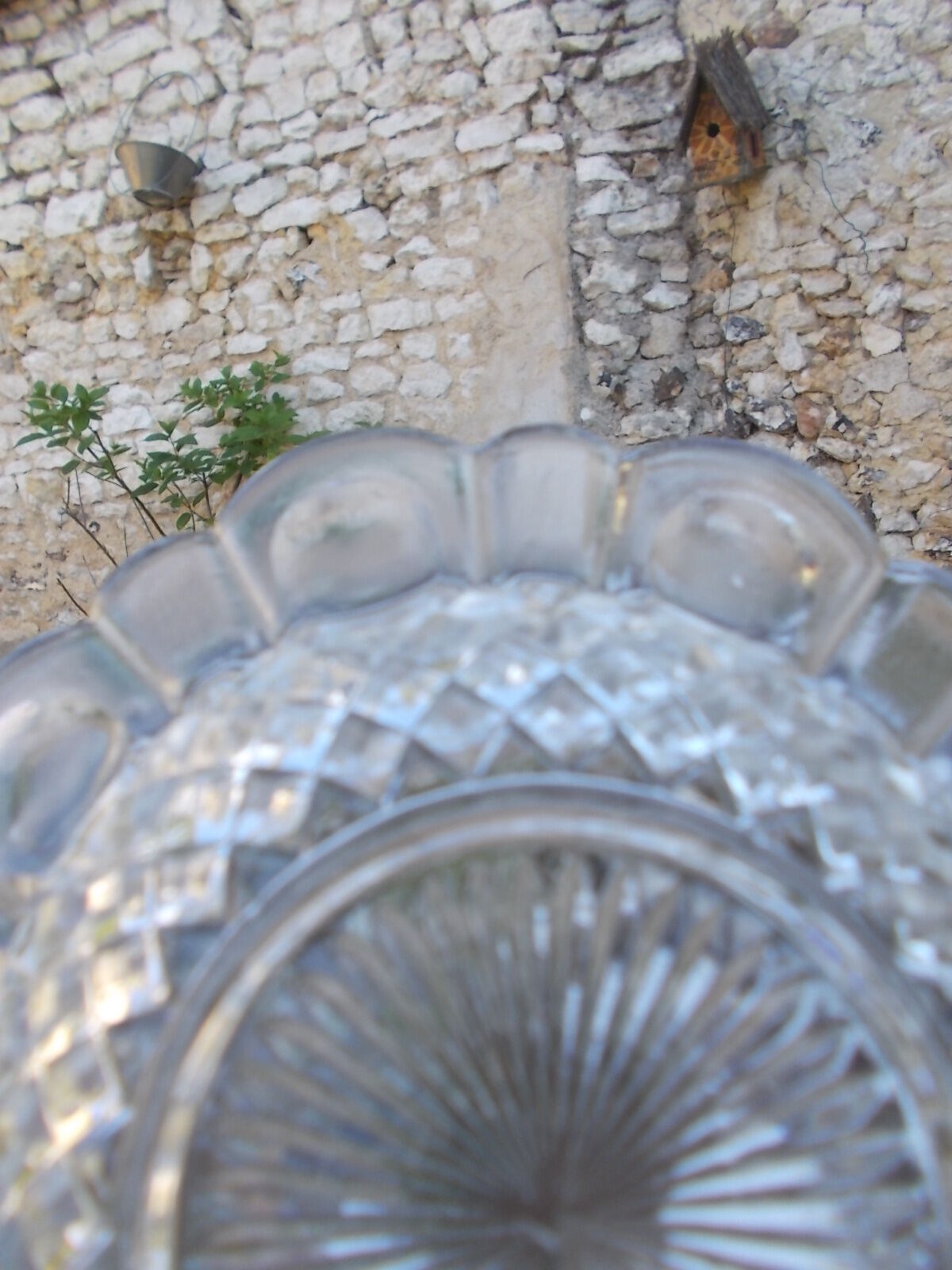 Moulded glass bonbonnière