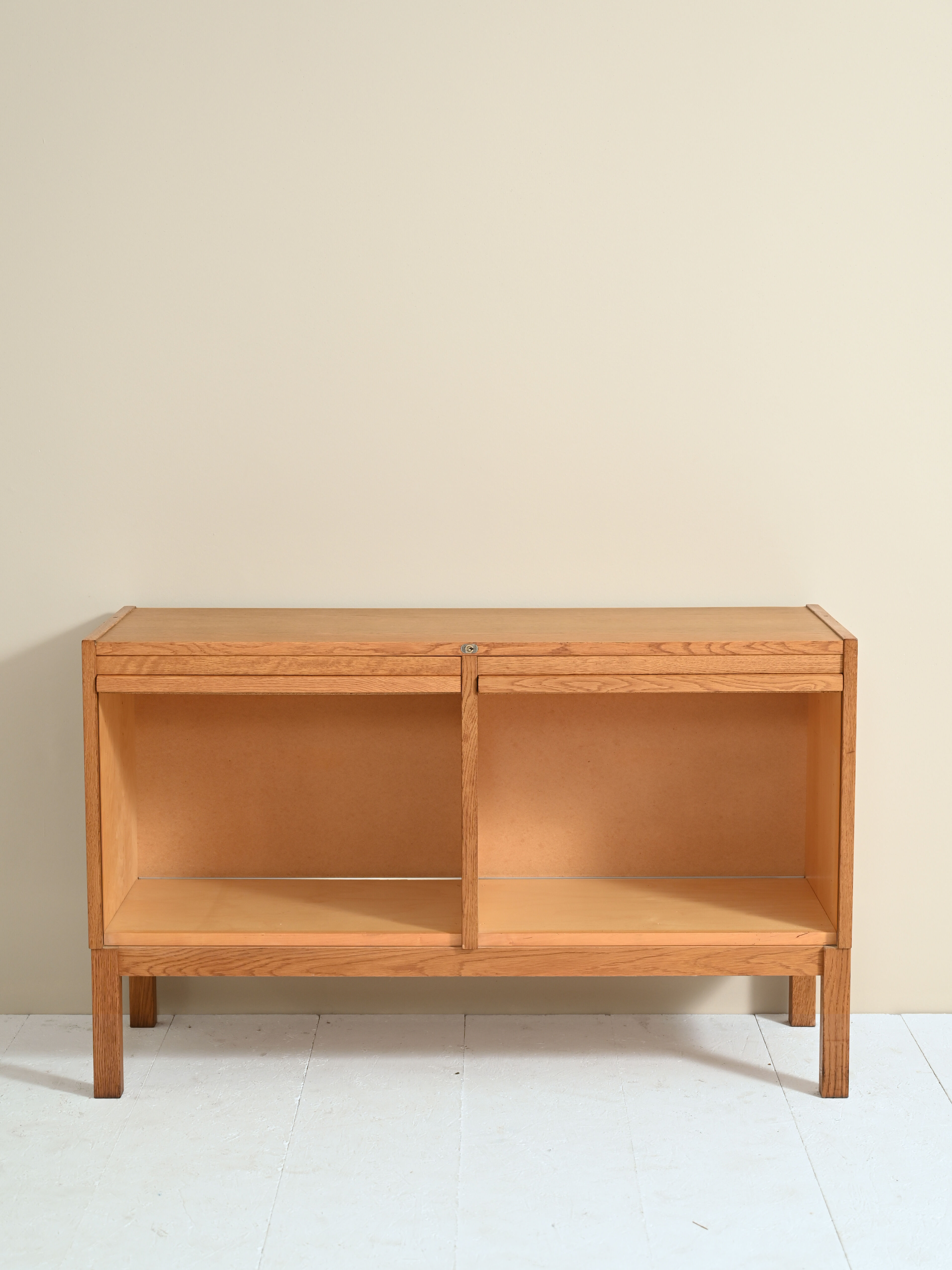 Oak sideboard with retractable doors