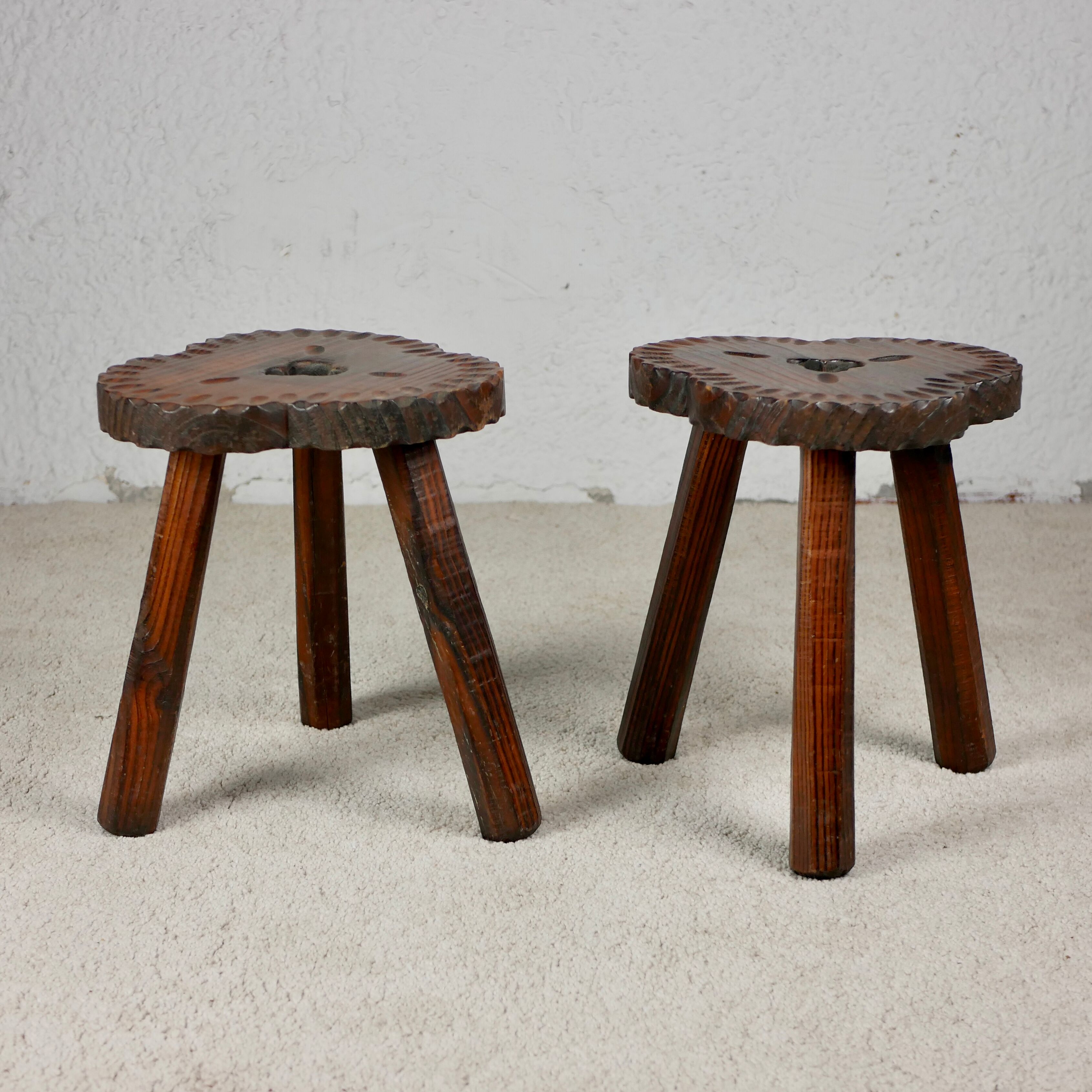 Paire de tabourets en bois, art populaire espagnol