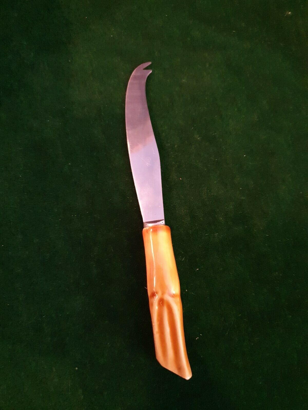 Vallauris cheese platter with knife