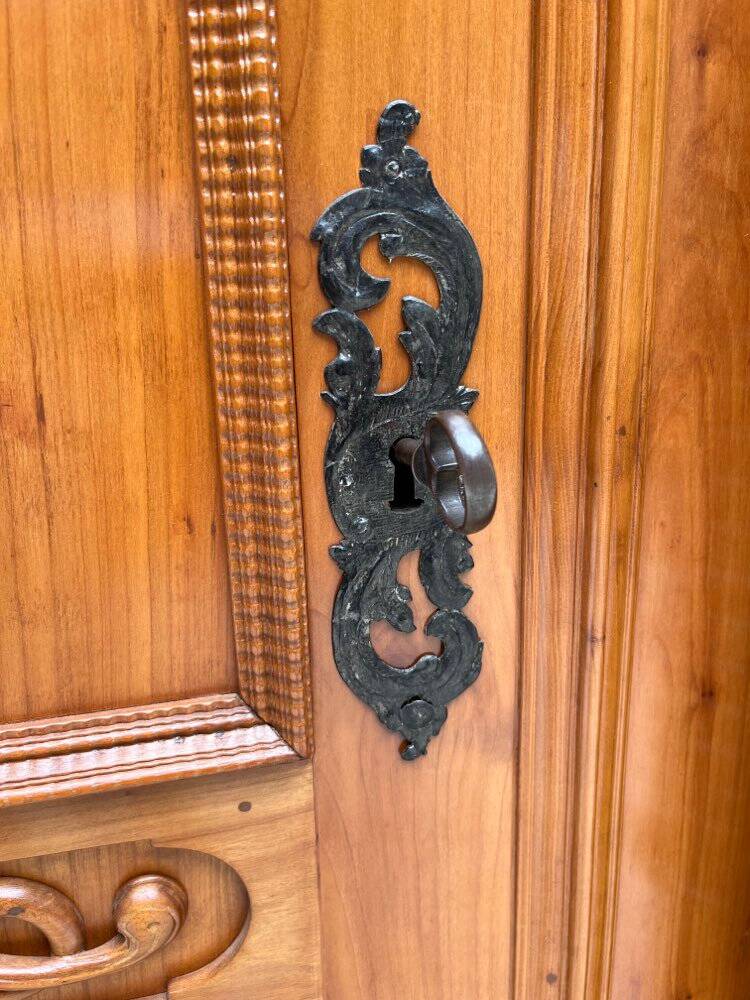 Armoire de château 1742