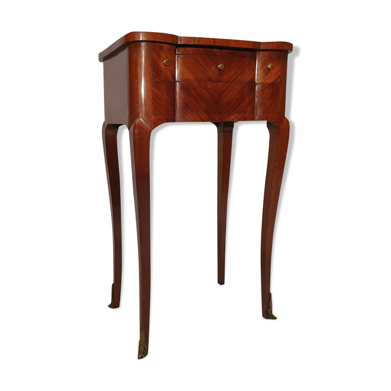 Table critoire  transition Louis XV Louis XVI marqueterie   Table critoire  transition Louis XV Louis XVI marqueterie