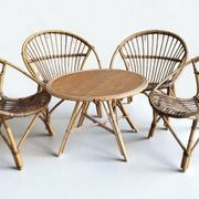 Salon, shell chairs in rattan from the 1960s.