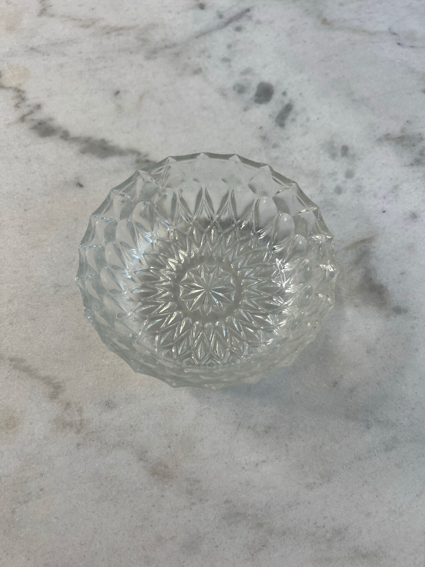 Coupelle en verre taillé 11cm