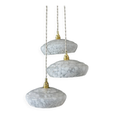 Suspension cascade 3 abat-jour vintage en verre de Clichy blanc