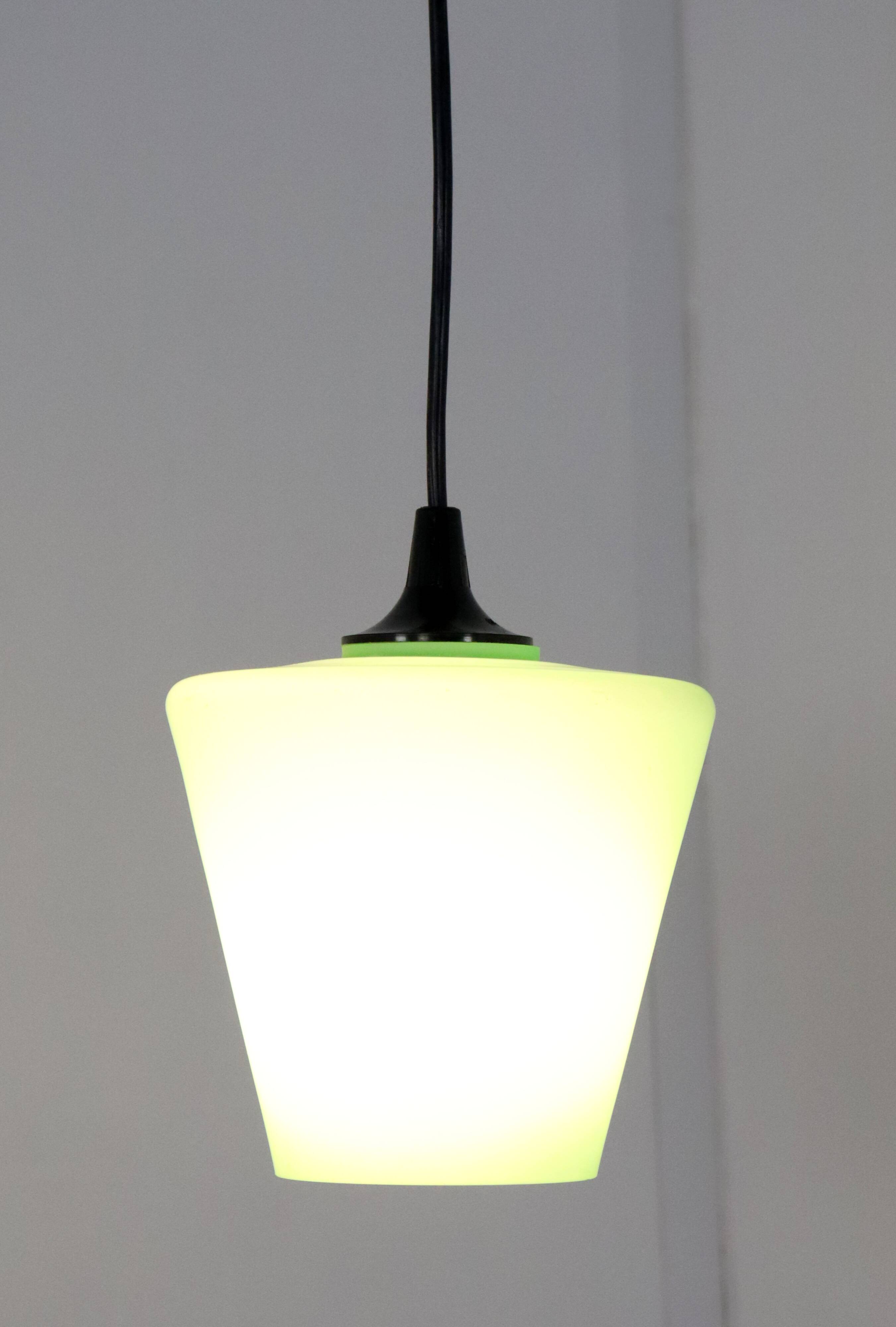 Lampe suspendue en verre vert