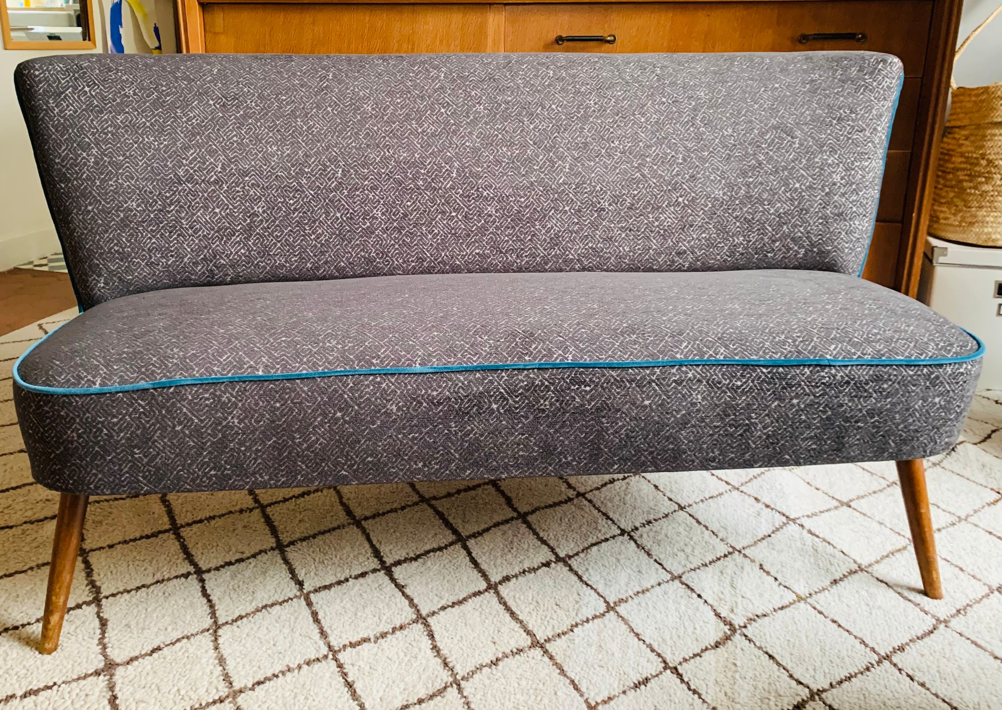 Cocktail sofa bench