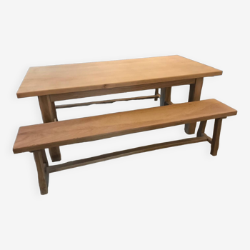 Farm table and its 2 benches