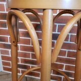 2 bar stools