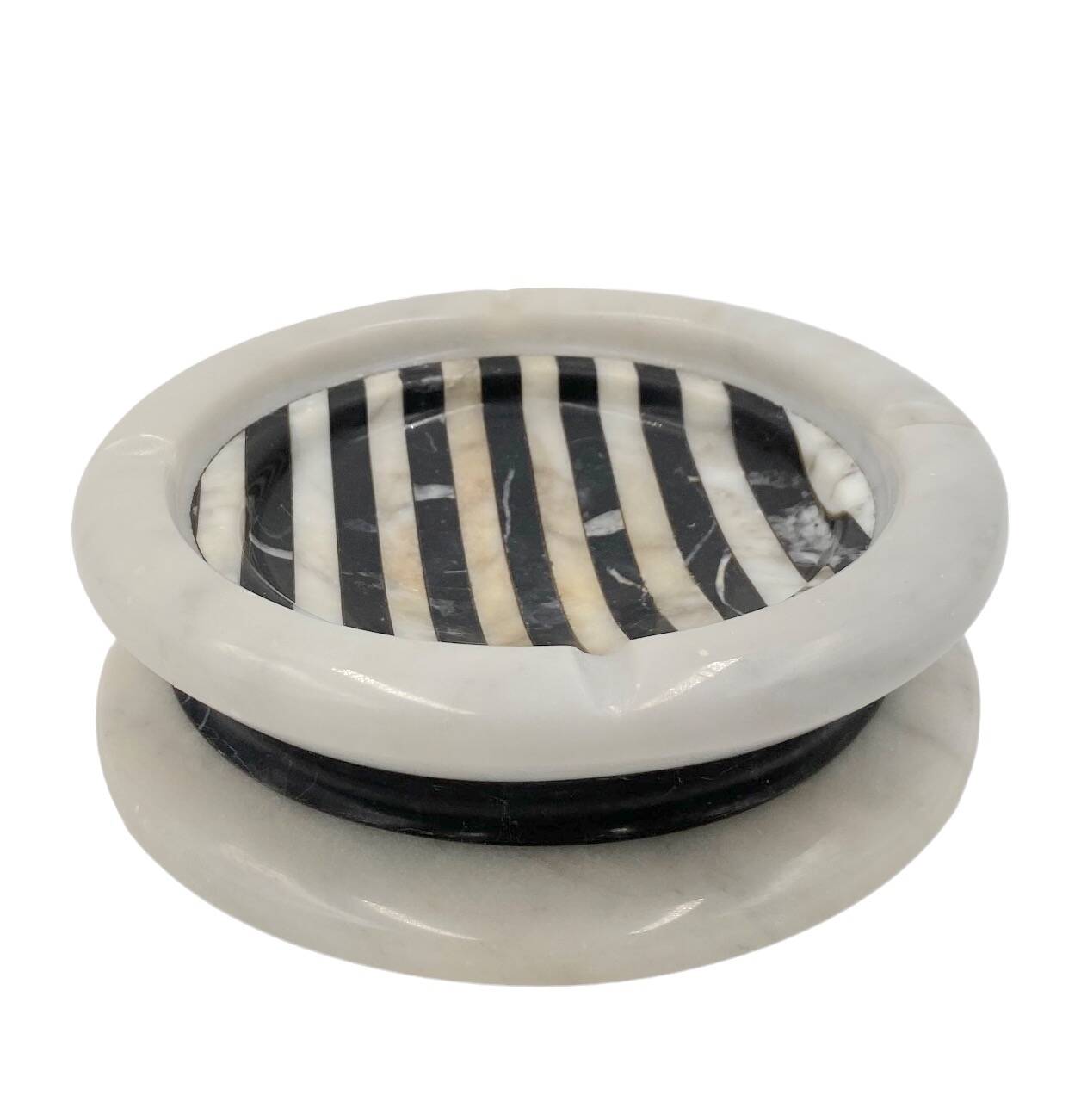 Black and white marble inlays ashtray, Casigliani Italy, 1970s