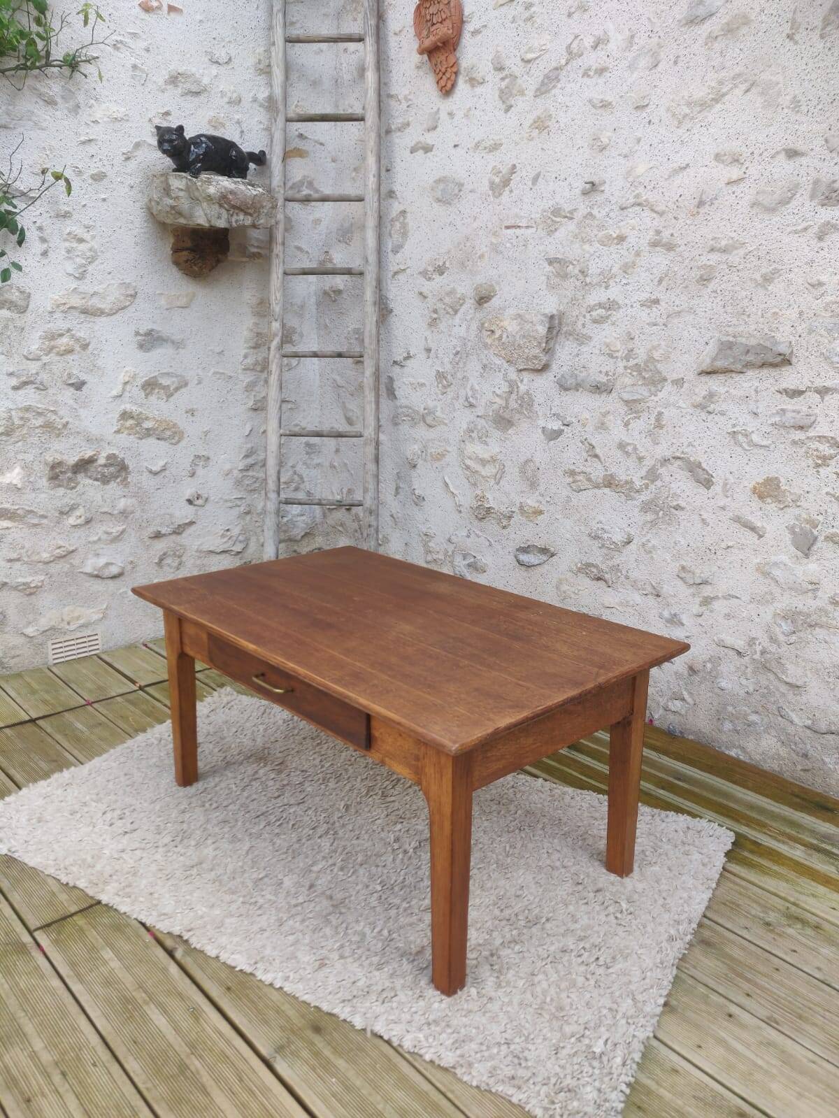 Coffee table with drawer