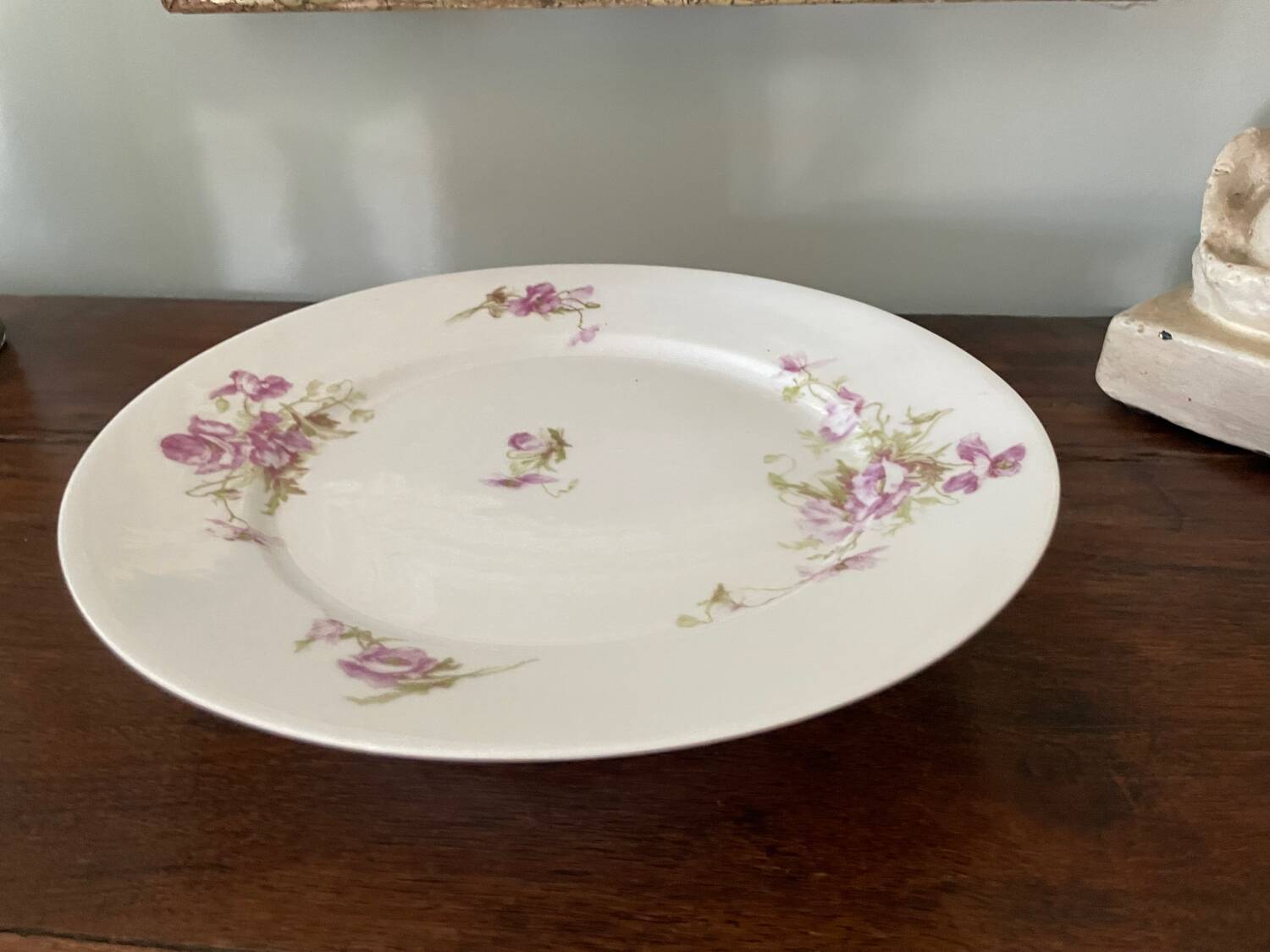 compotier With earthenware lions rue de Rivoli Paris