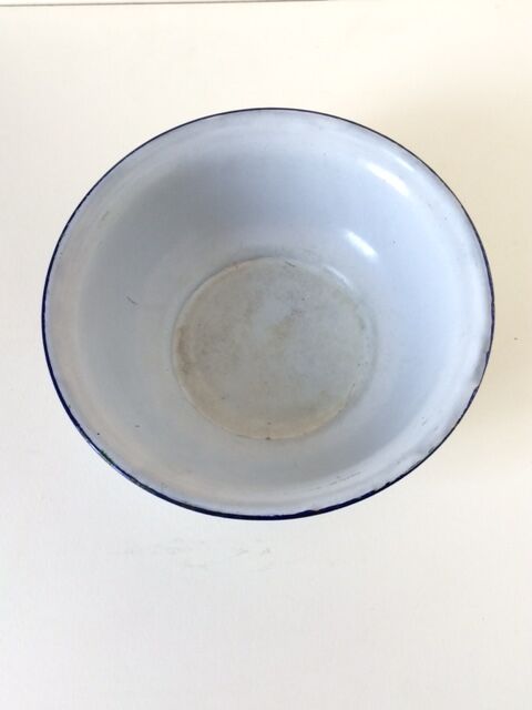 Enamelled steel plate