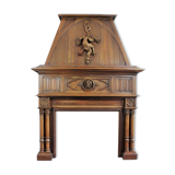 Cheminée gothique, bois, motif de salamandre, sorcière et ermire