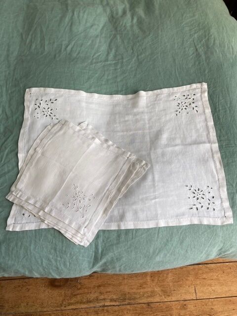 Embroidered tea tablecloth and towels