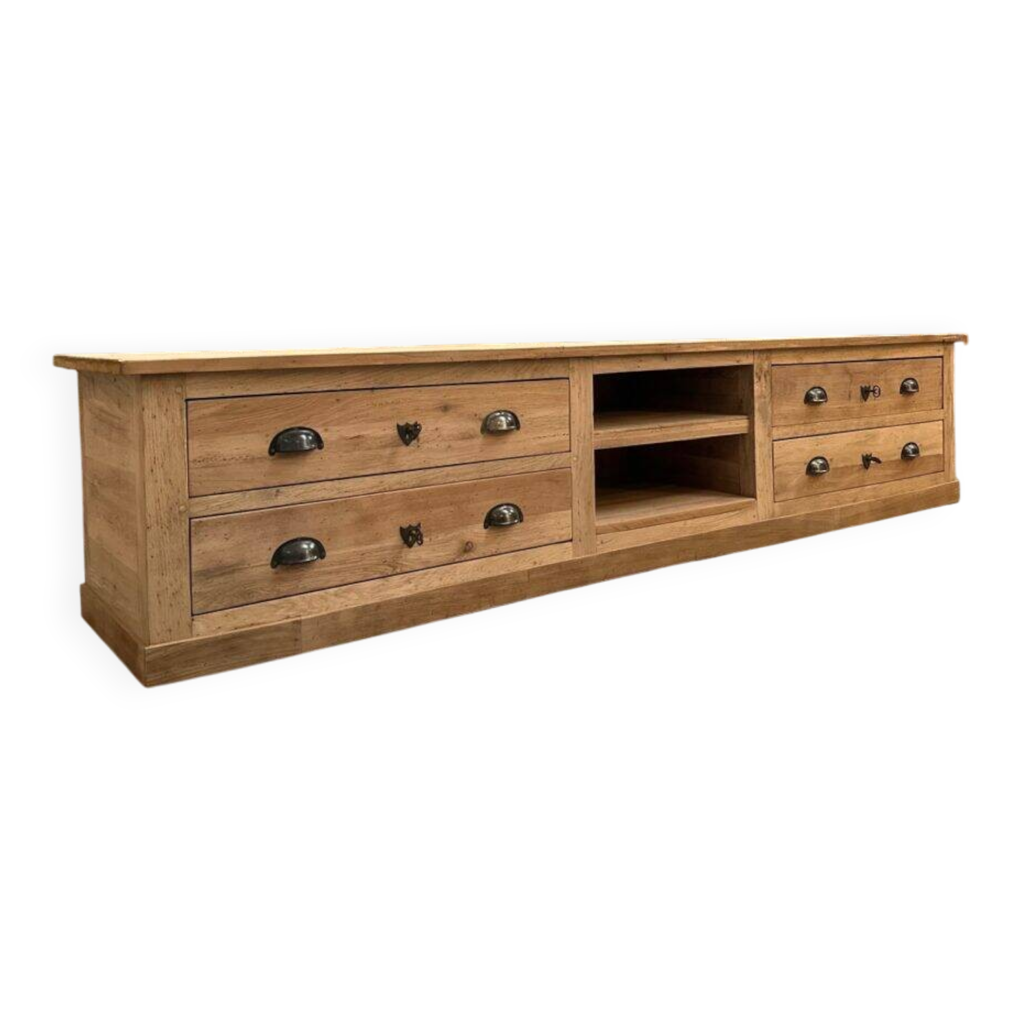 Ancien meuble de métier transformé en meuble télé