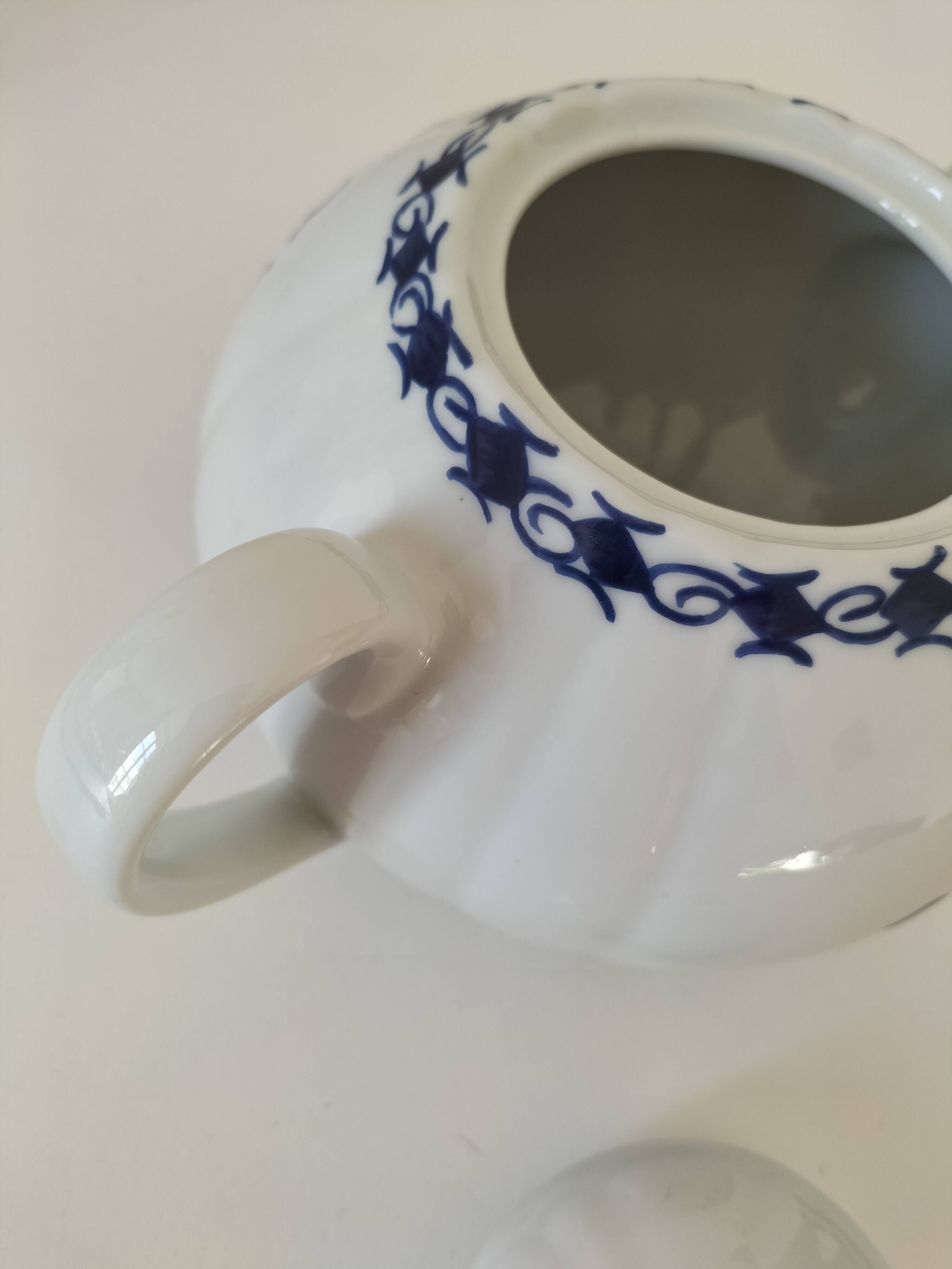 Porcelain teapot Jacques Cœur – Palanquin model