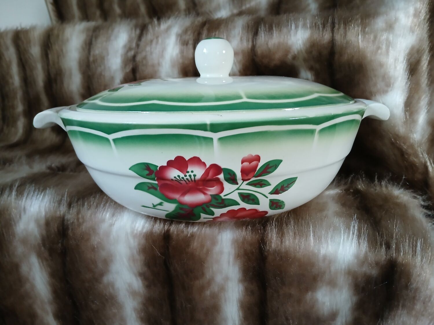 Antique soup tureen from Digoin and Sarreguemines