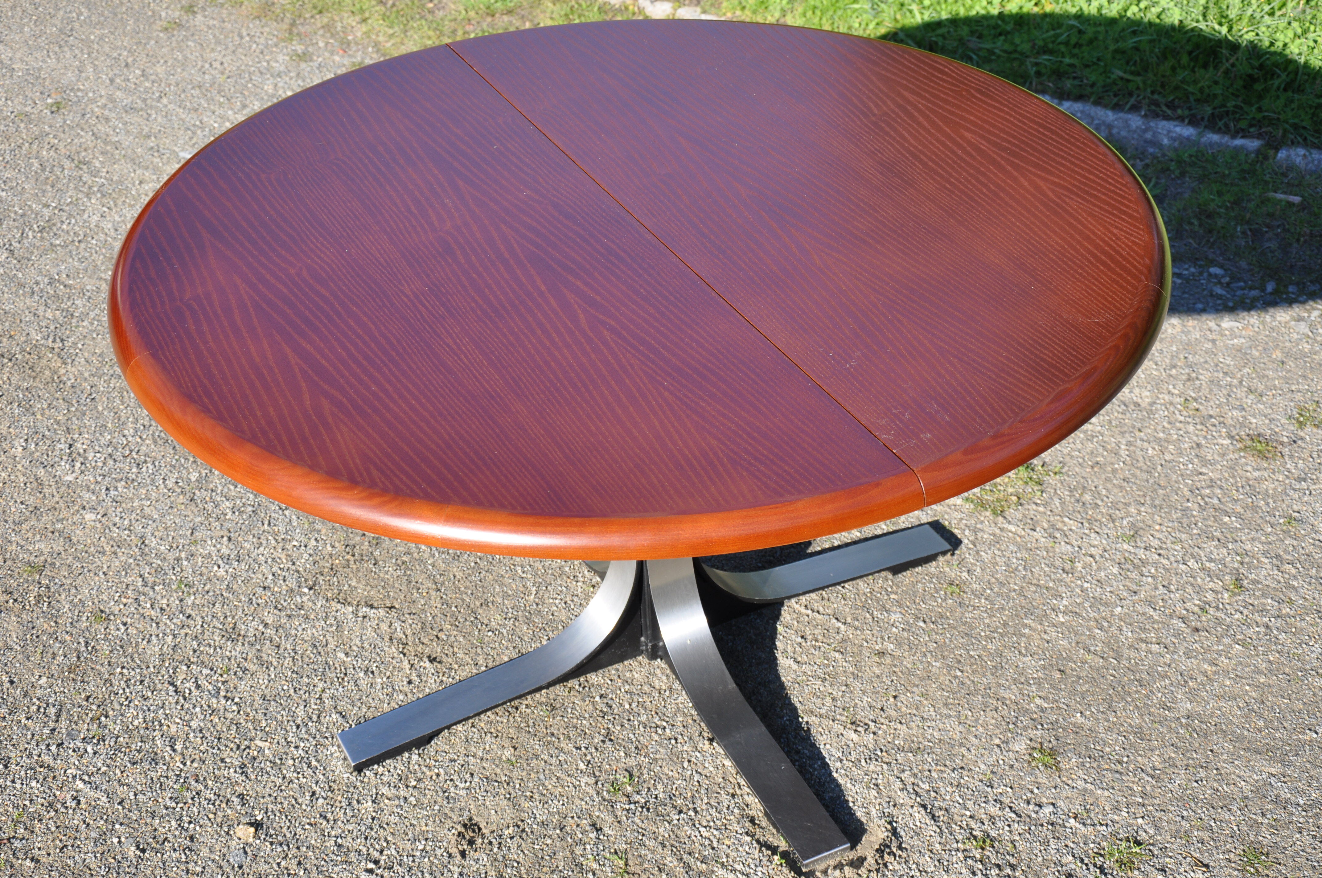 Lifting coffee table