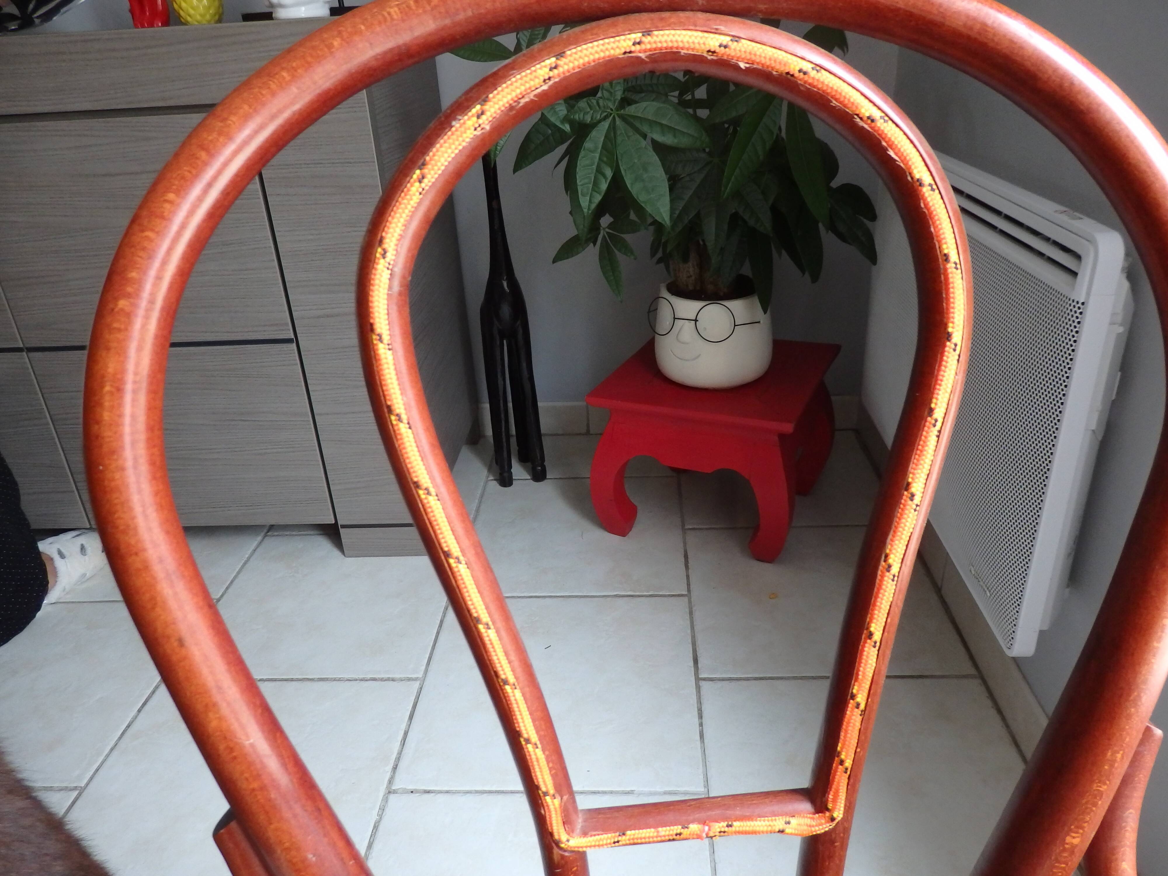 Curved wood bistro chair