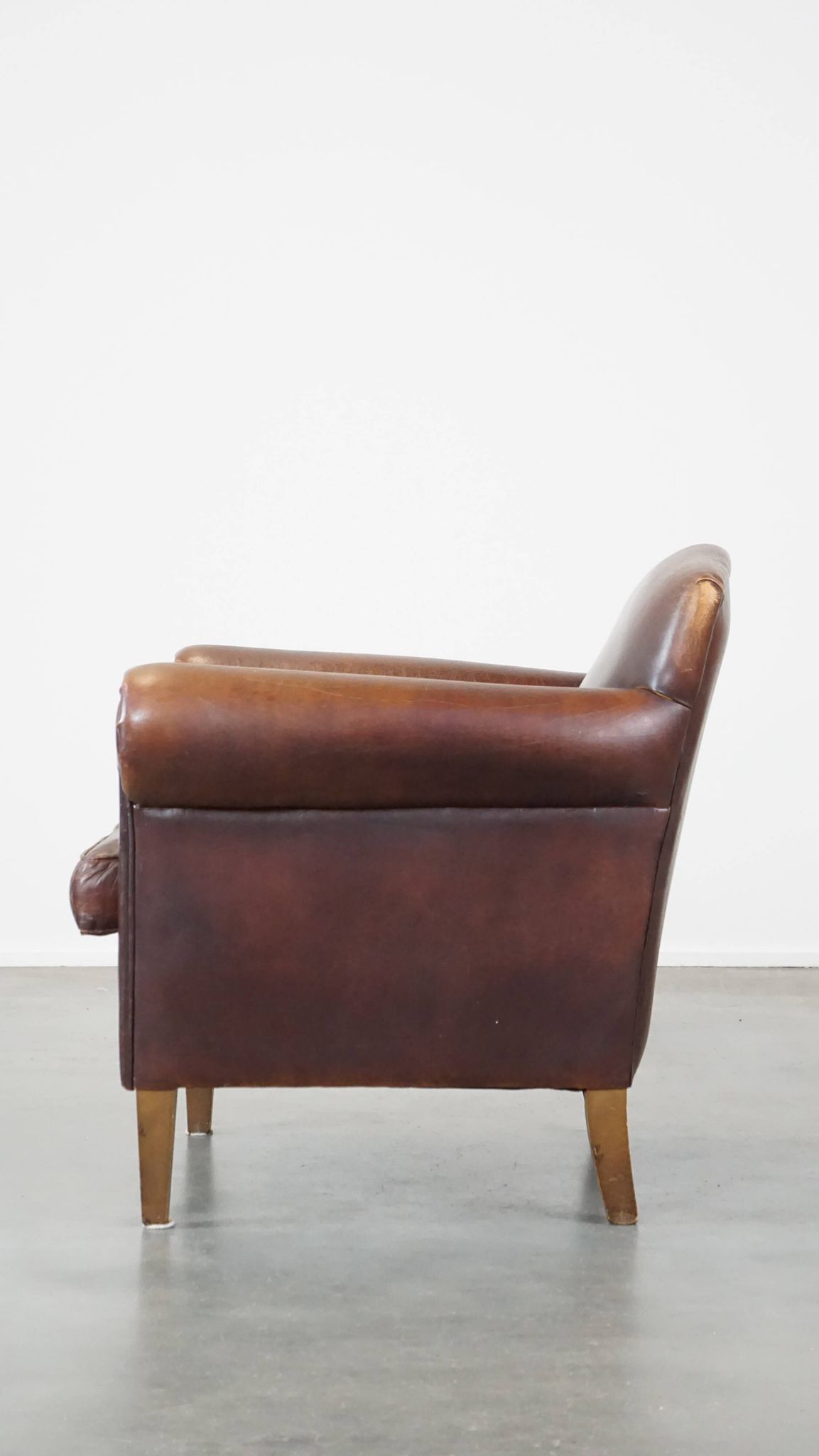Cleanly finished sheepskin armchair made of sheepskin
