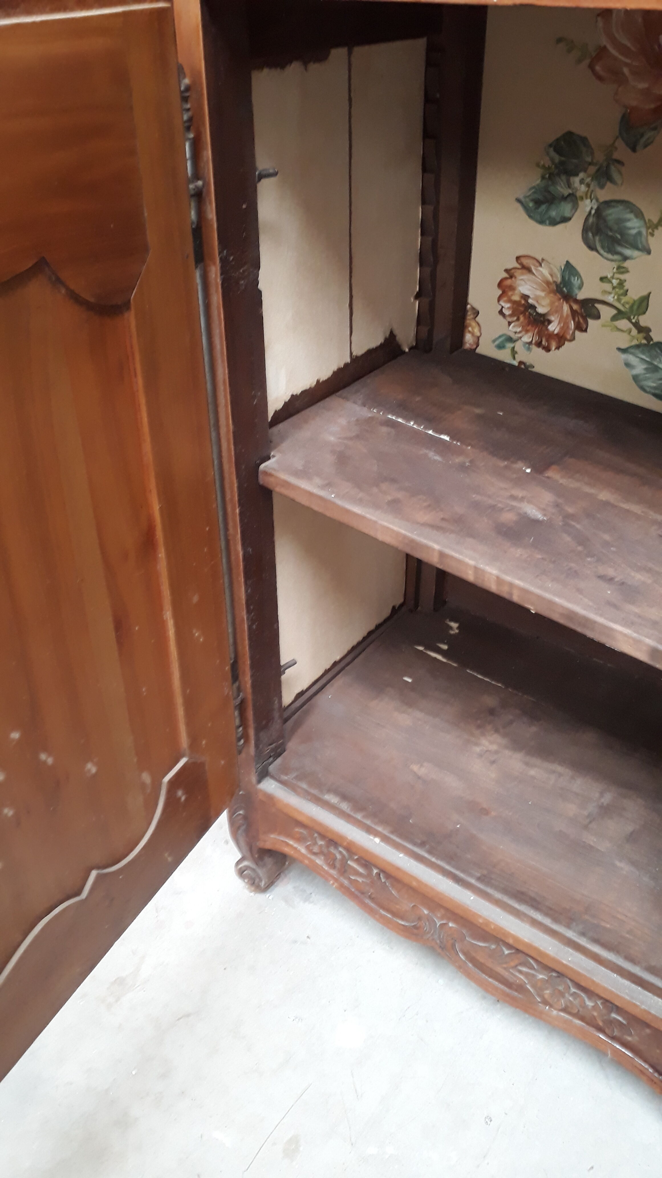 Solid cherry wood sideboard with 3 doors and 1 drawer
