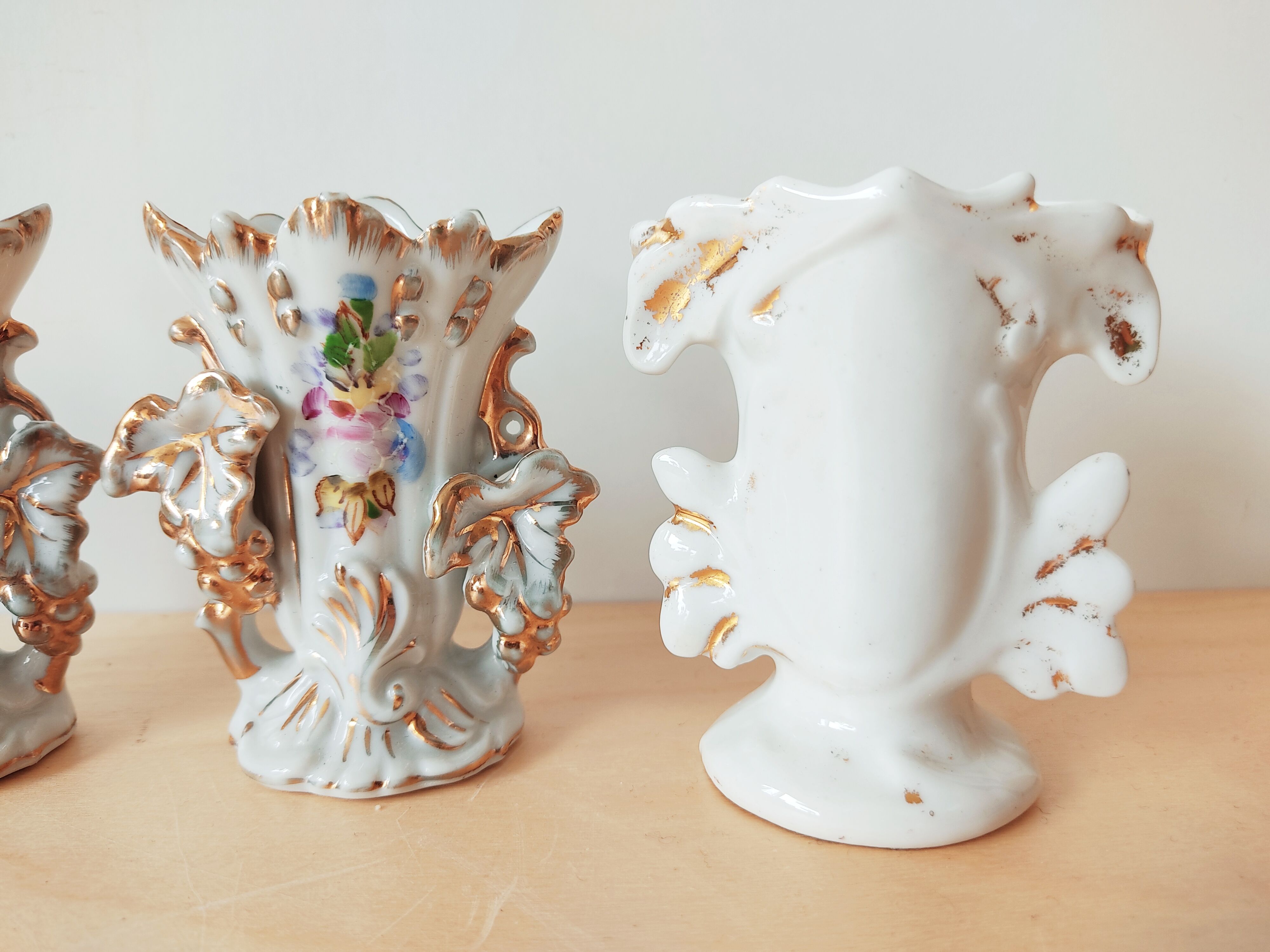 Set of 4 porcelain wedding vases