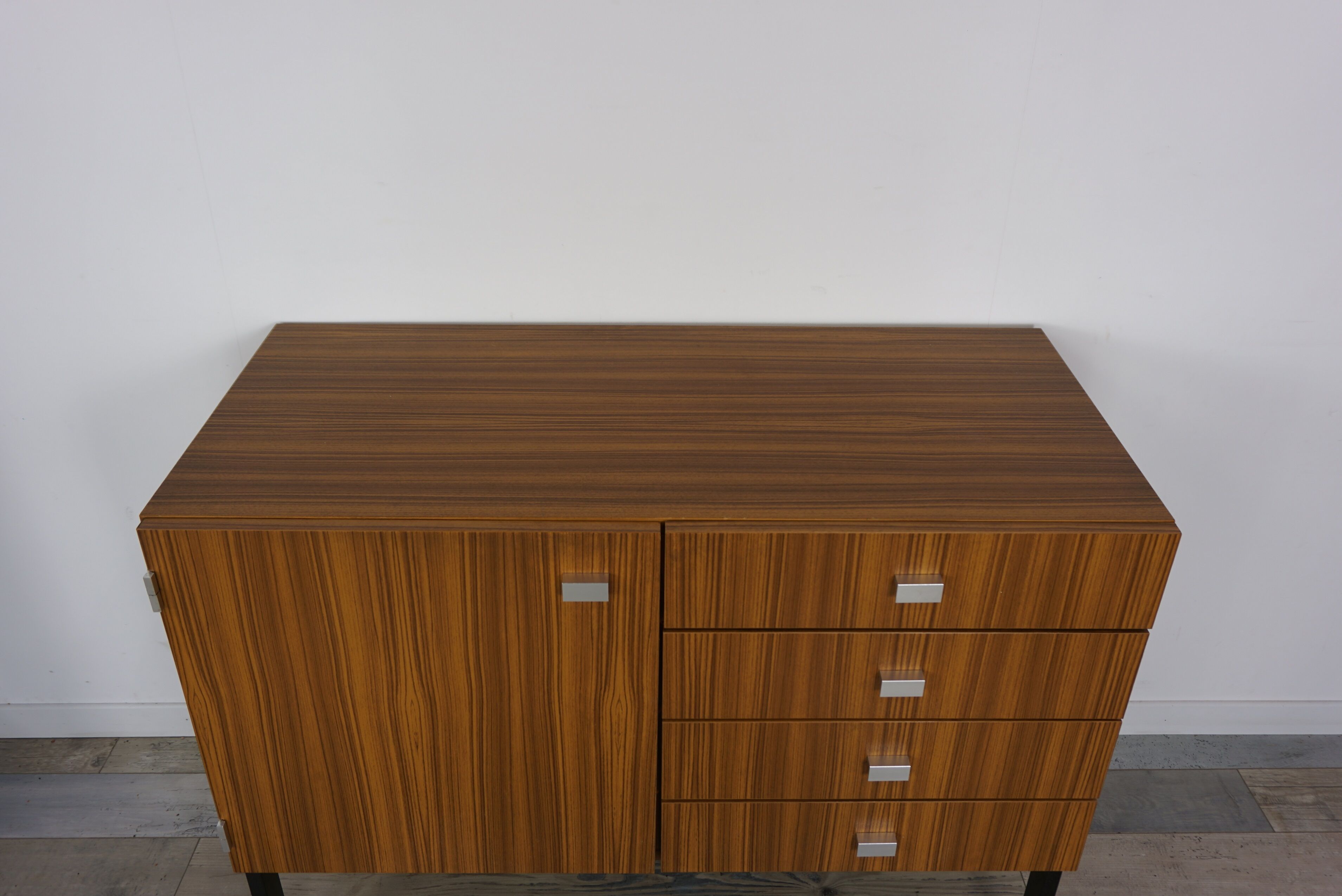 Sideboard Pierre Guariche for Meurop 60