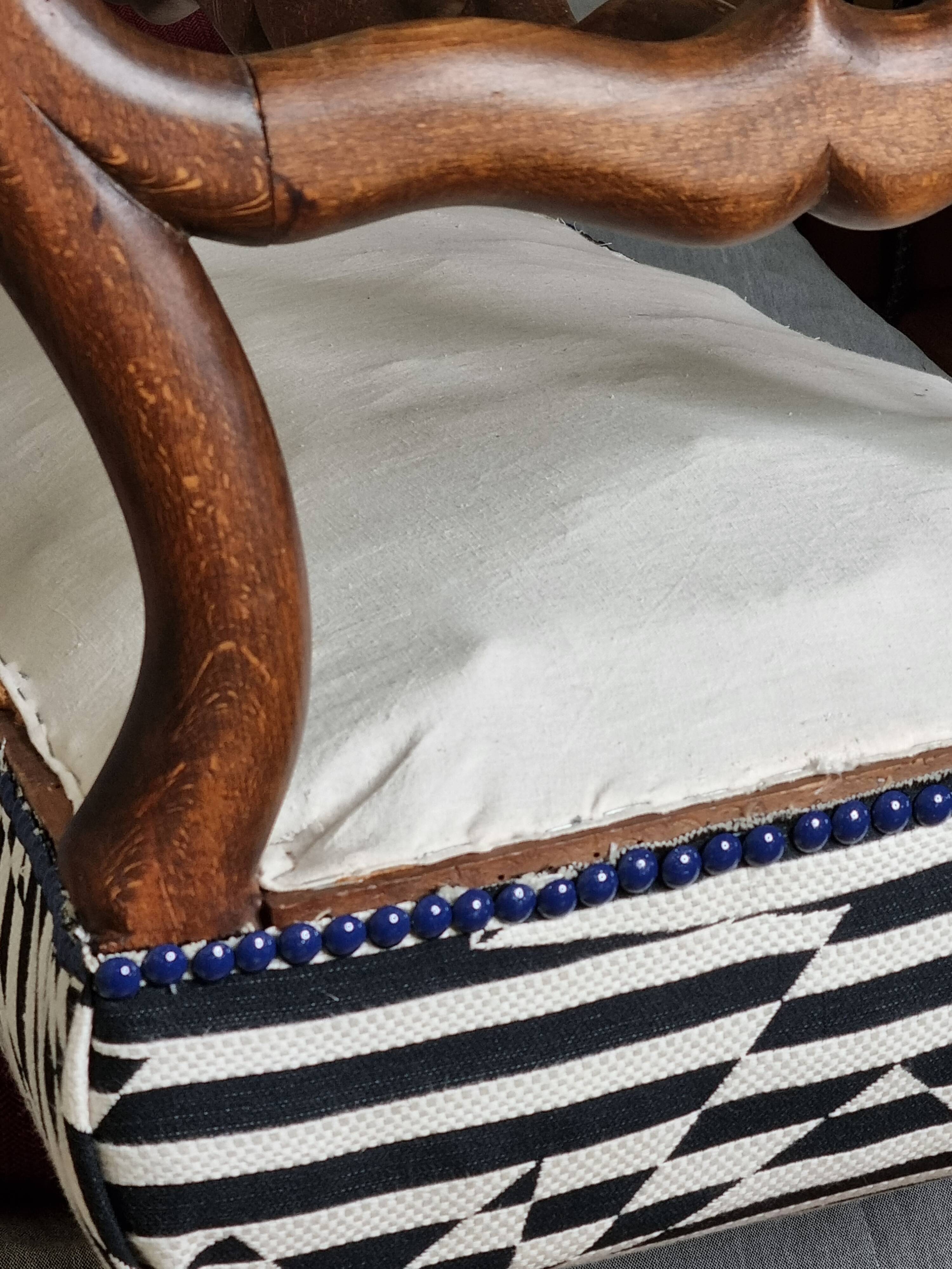 Vintage reupholstered solid wood footboard bench, kirkbydesign publisher fabric, 88 cm