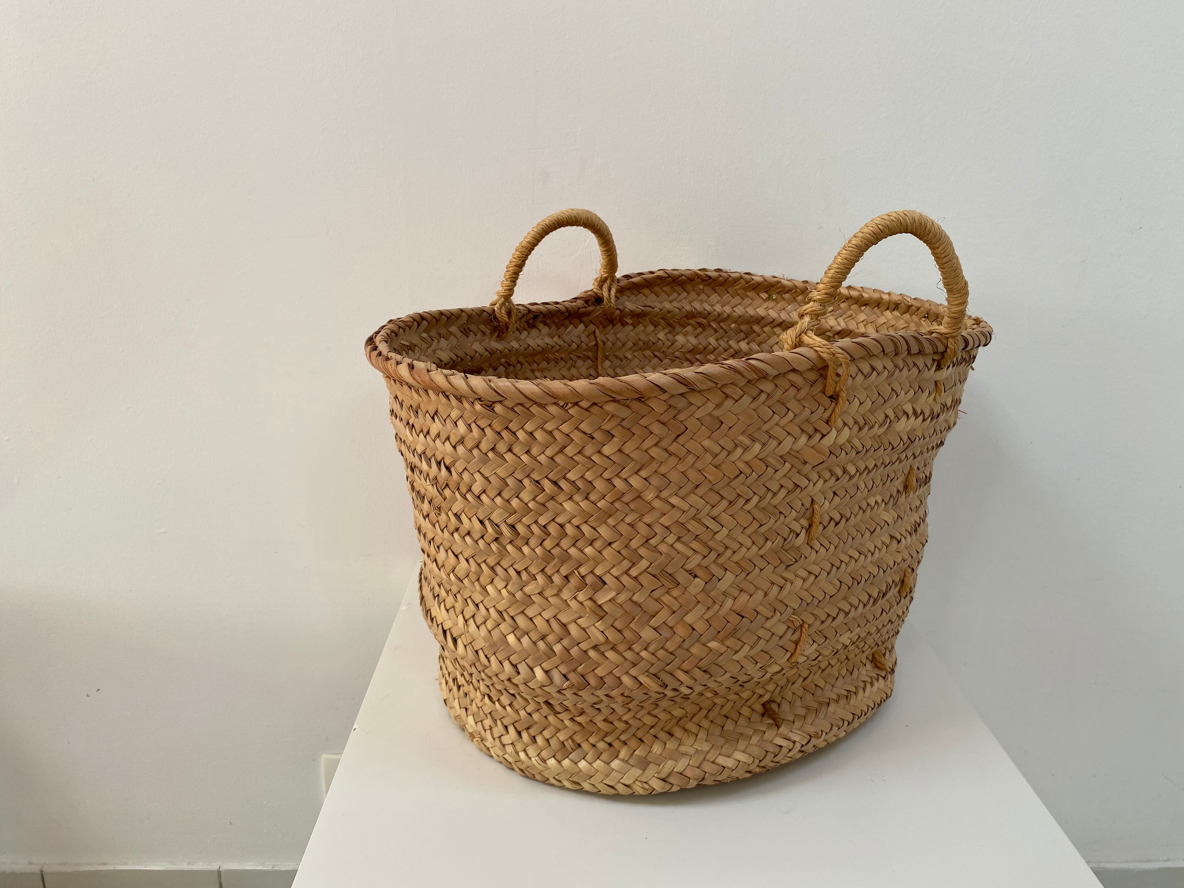 XL market or fireplace basket