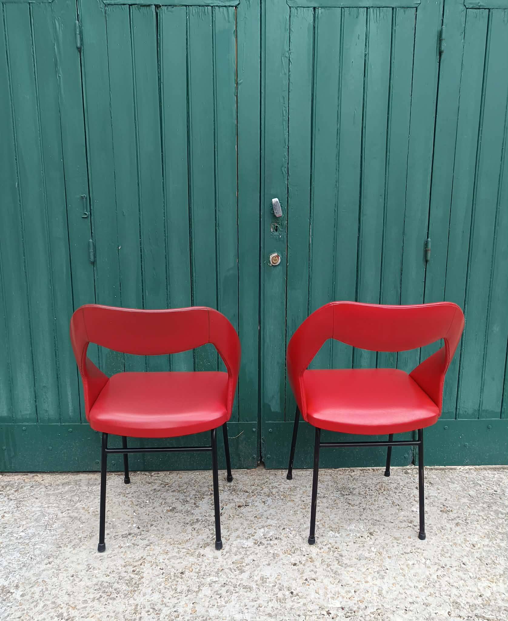 Paire de fauteuils Skaï rouge 1970