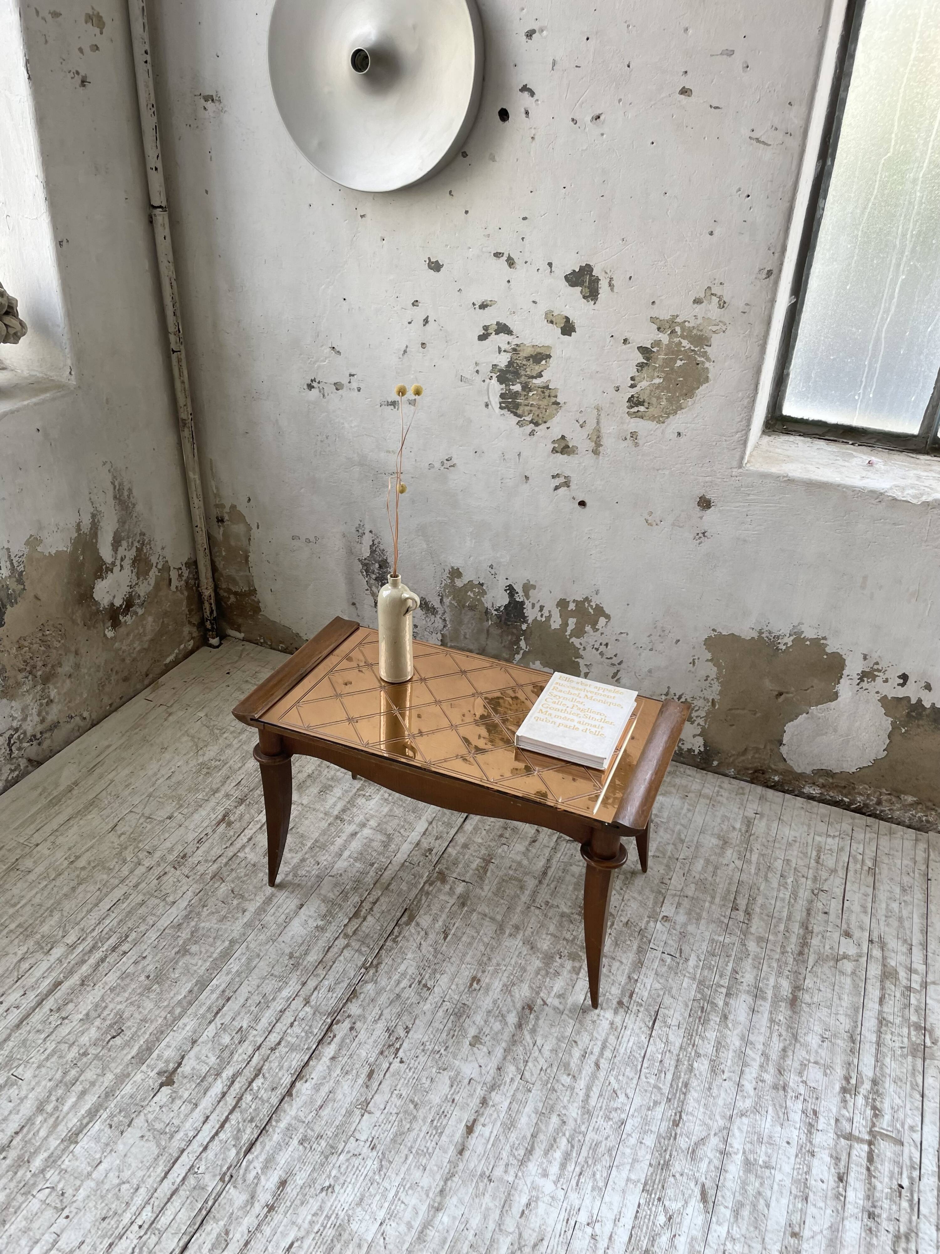 60s coffee table with pink mirror