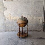 World map bar