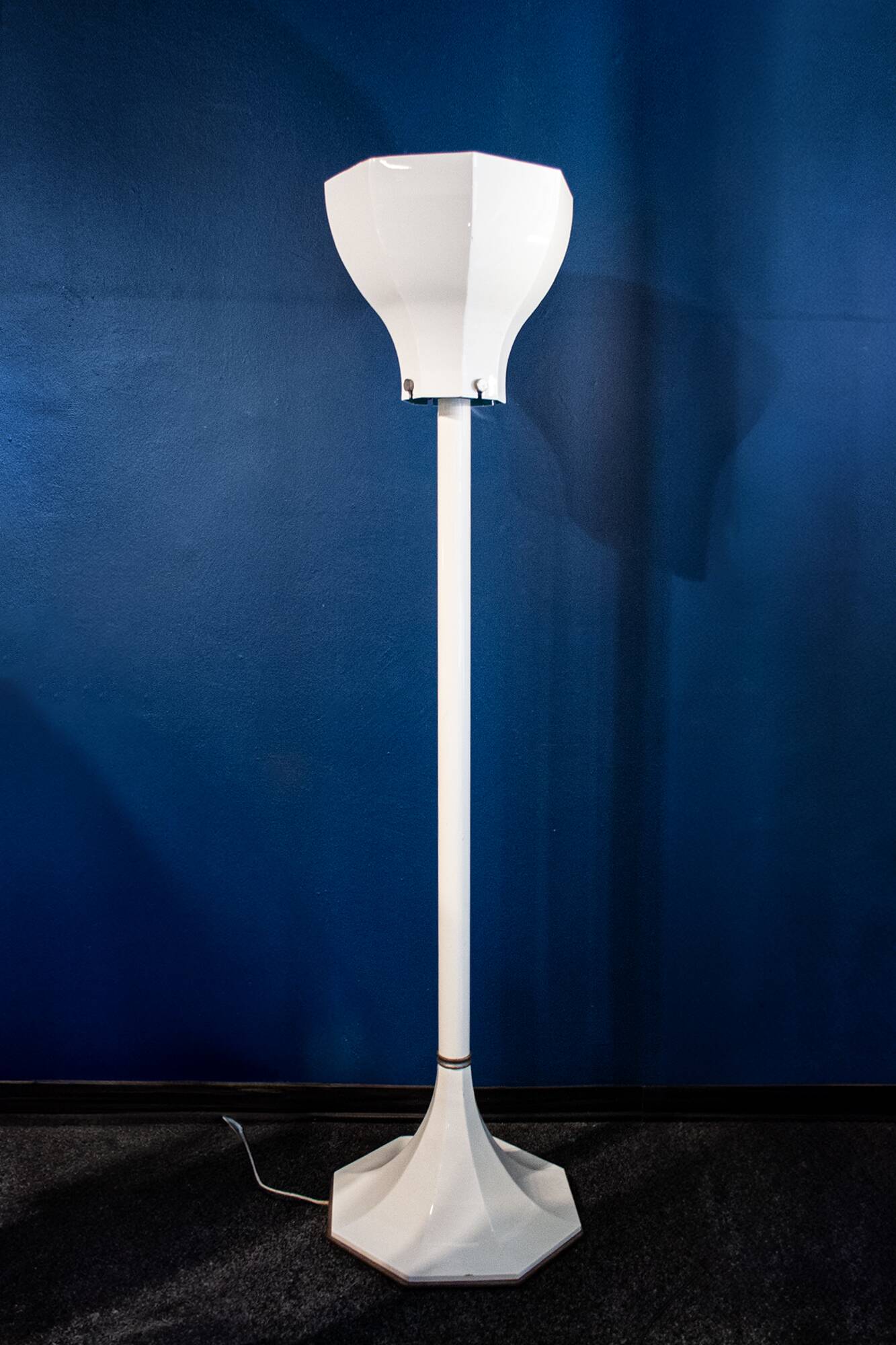 Lampada da terra in metallo smaltato di Pouenat, Francia Anni '70