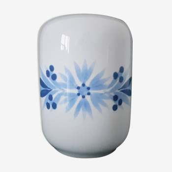 Poivrier en porcelaine aux motifs bleus